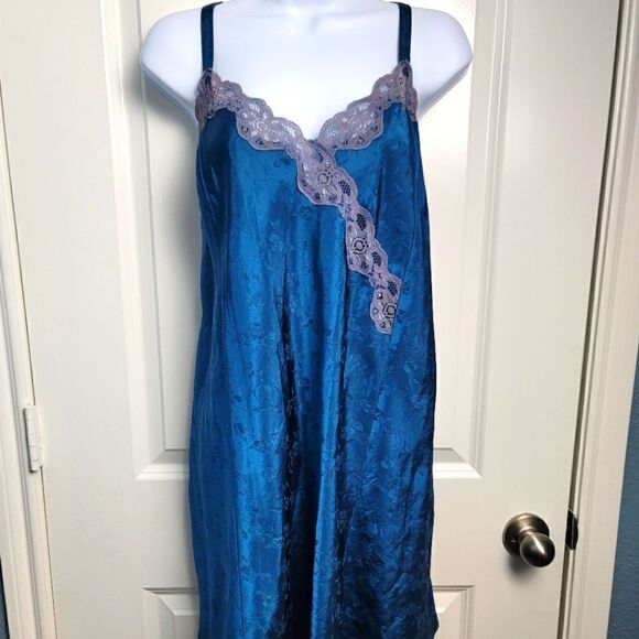 VINTAGE BEST UNITED GARMENT CO. - Picture 1 of 7